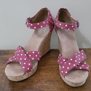 Toms Cranberry & White Polka Dot Wedge Sandals size 9